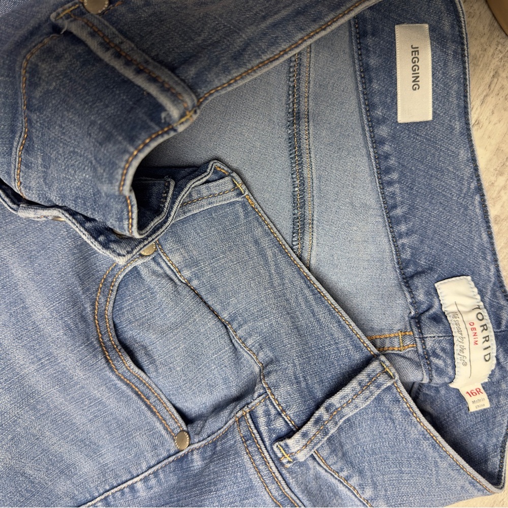 Torrid Skinny Jeans Size 16R Light Wash Stretch Jegging Mid Rise Denim Womens - Picture 6 of 11
